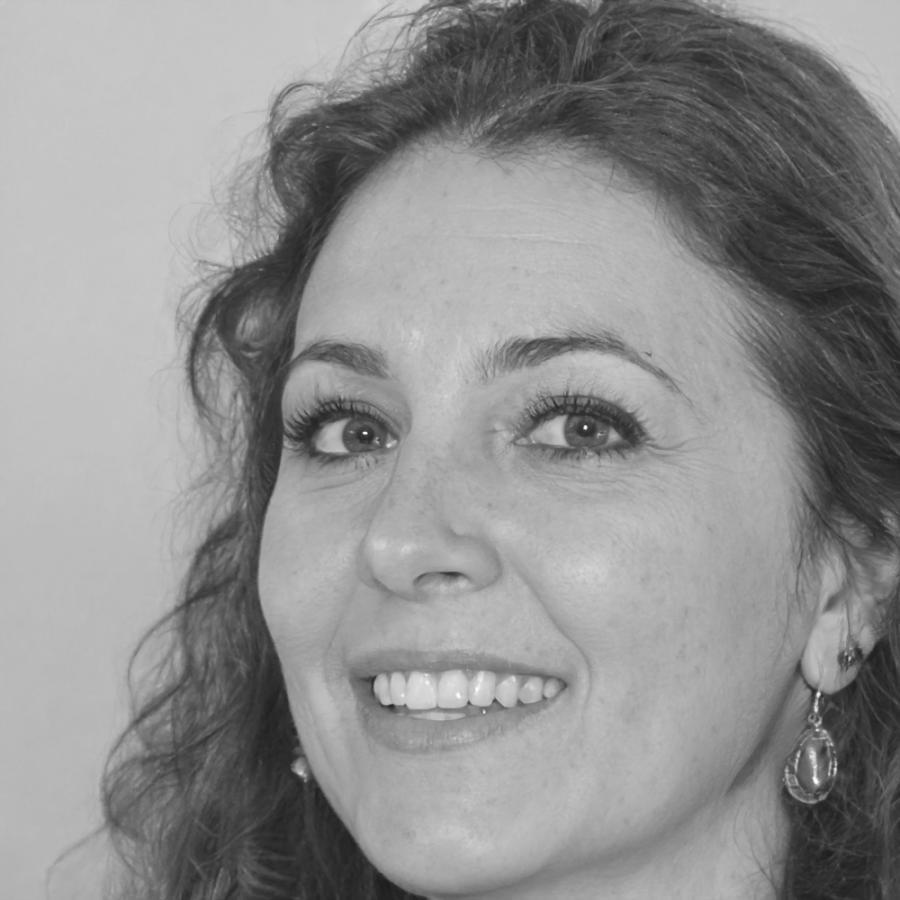 Retrato profesional de Esperanza Vidal